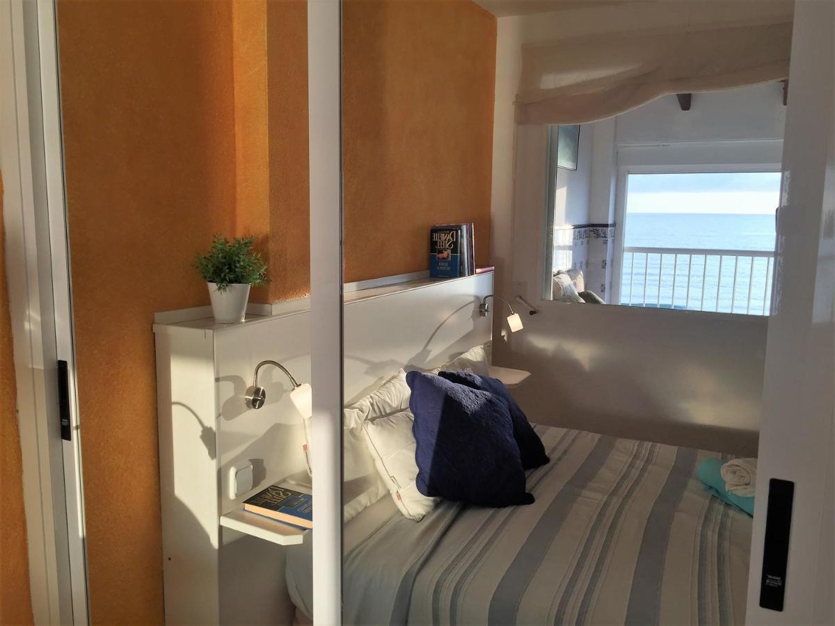 Beachfront And Bright Apartment Mareny Barraquetas Exteriör bild